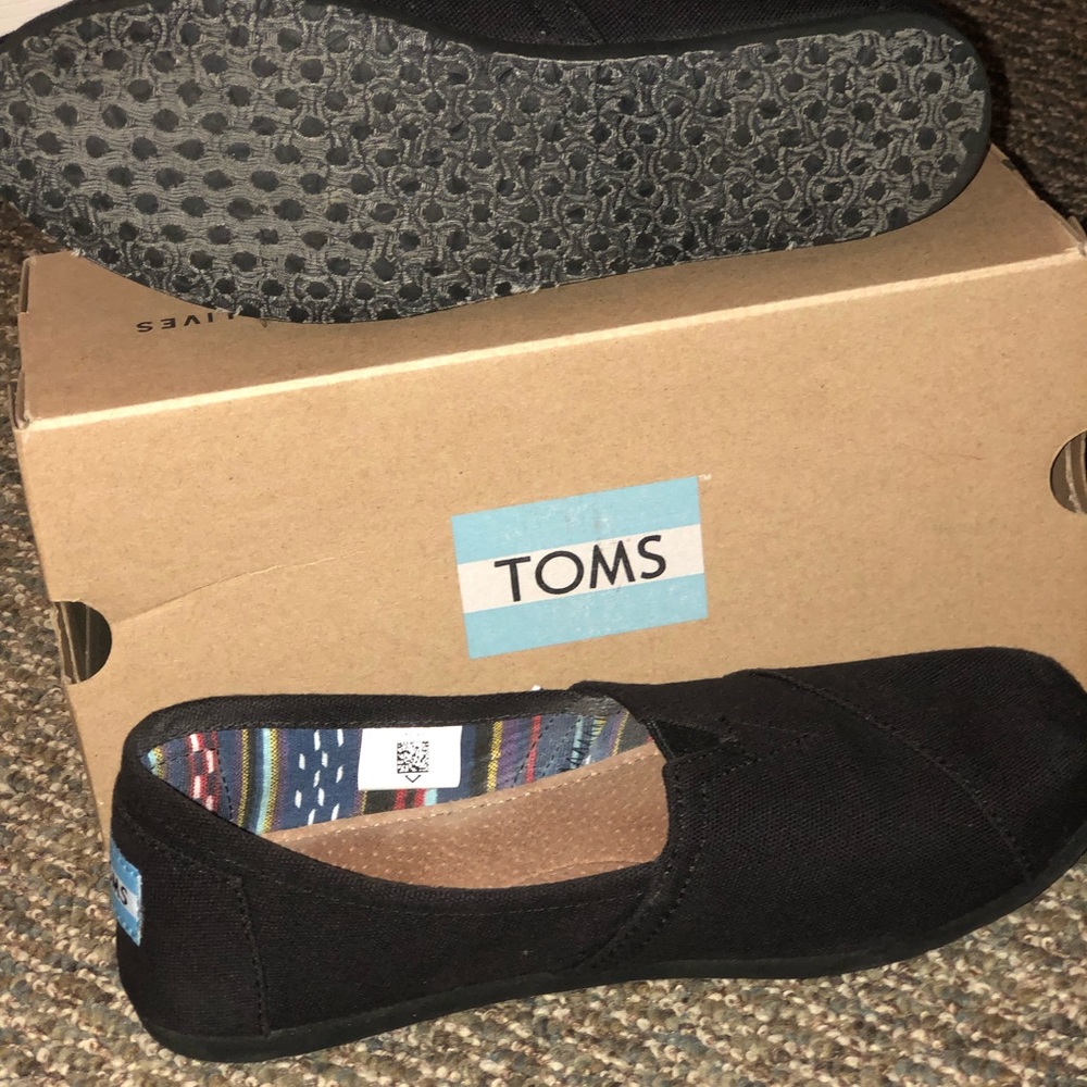 Toms